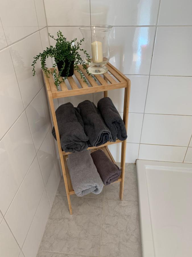 An Der Uniklinik, Apartment Mit Eigener Kueche Und Renoviertem Badezimmer, Zentrale Lage Homburg  Dış mekan fotoğraf
